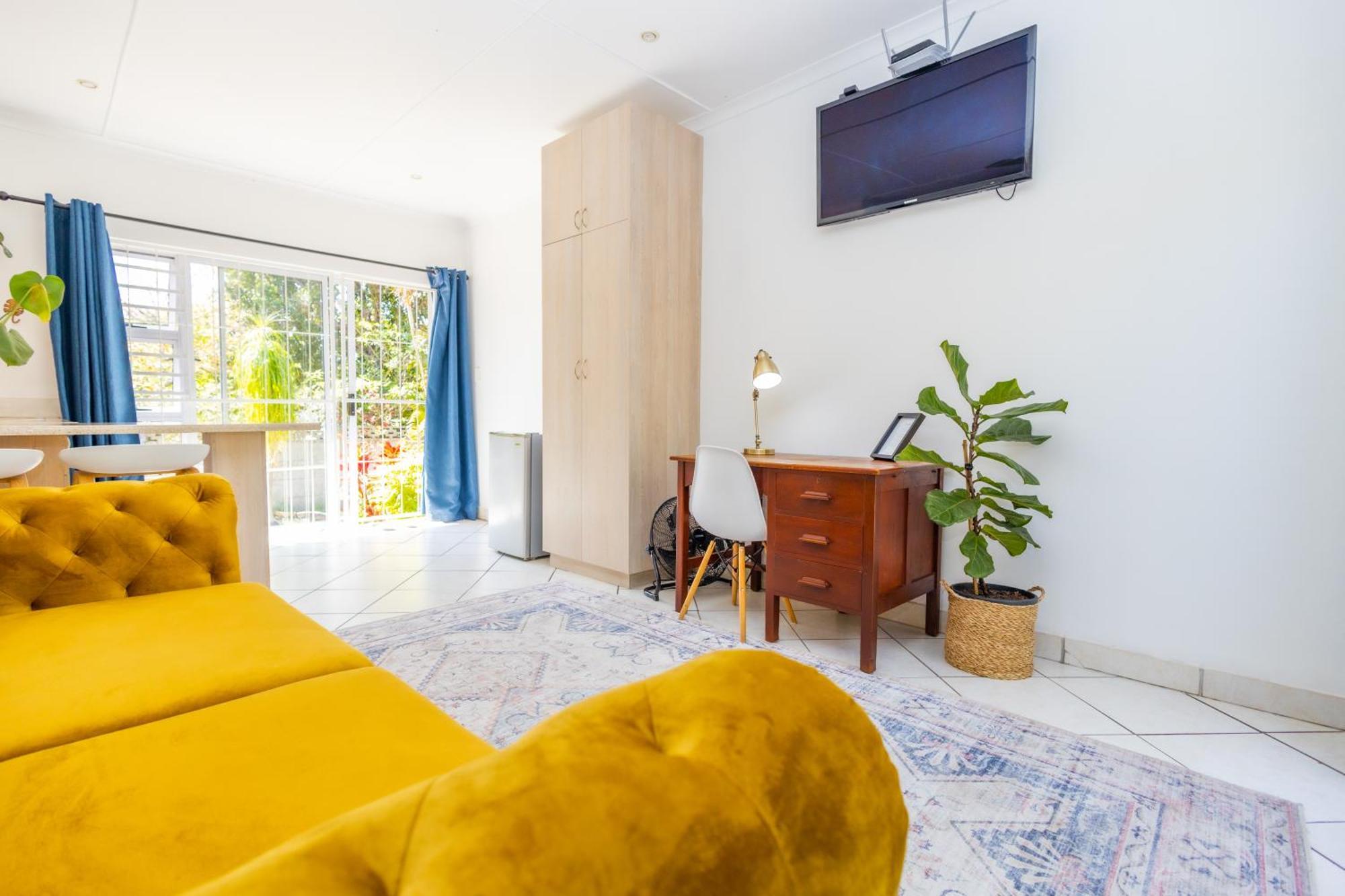 The Yellow Door Guesthouse East London Buitenkant foto